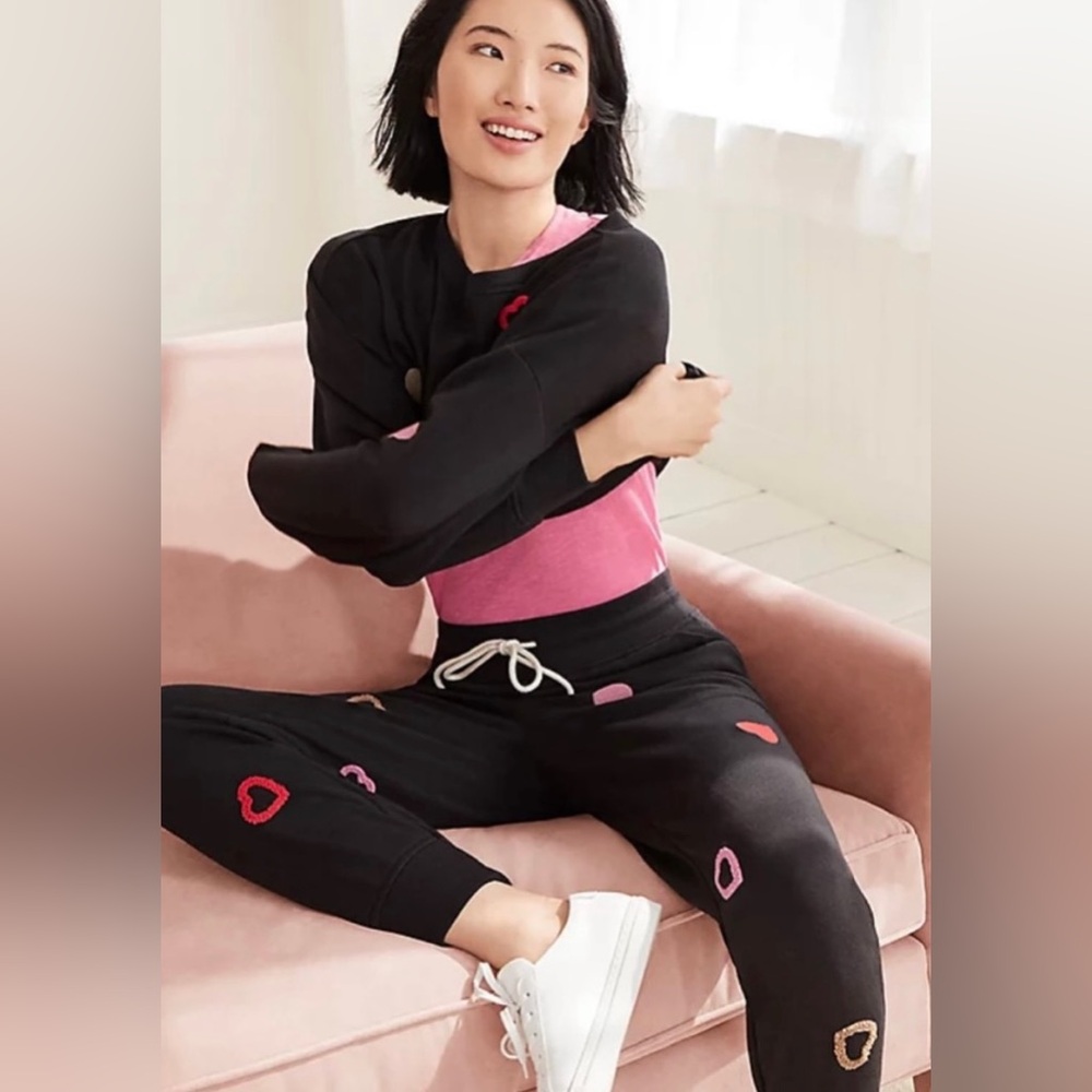 Lou & Grey Lounge Set Heart Sweatshirt and Sweatpants Pajamas